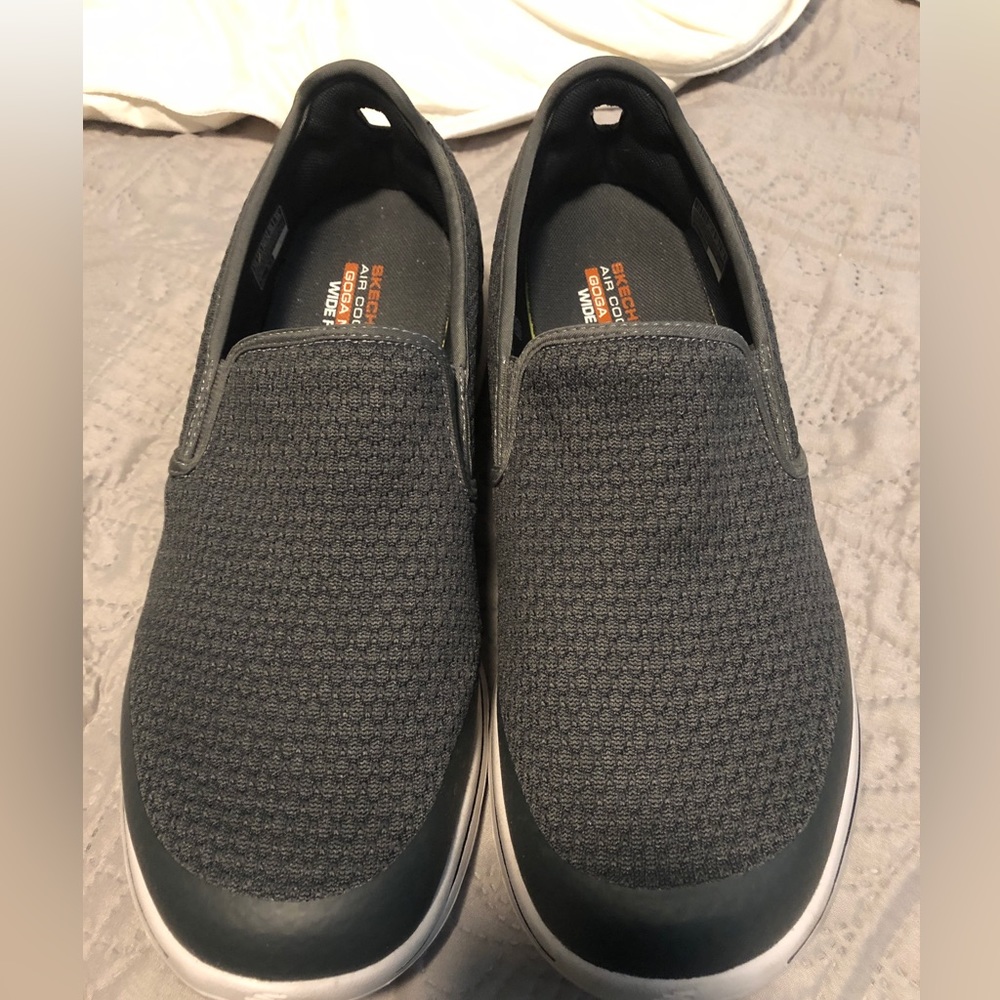 Men’s Skechers GO a WALK 5 slip on shoes in grey, size 12. Wide fit design.